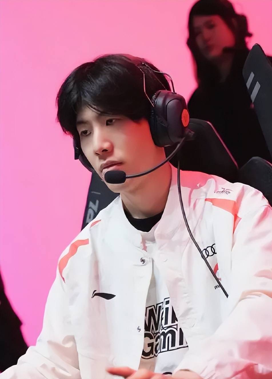 打破常规的 打破常规的